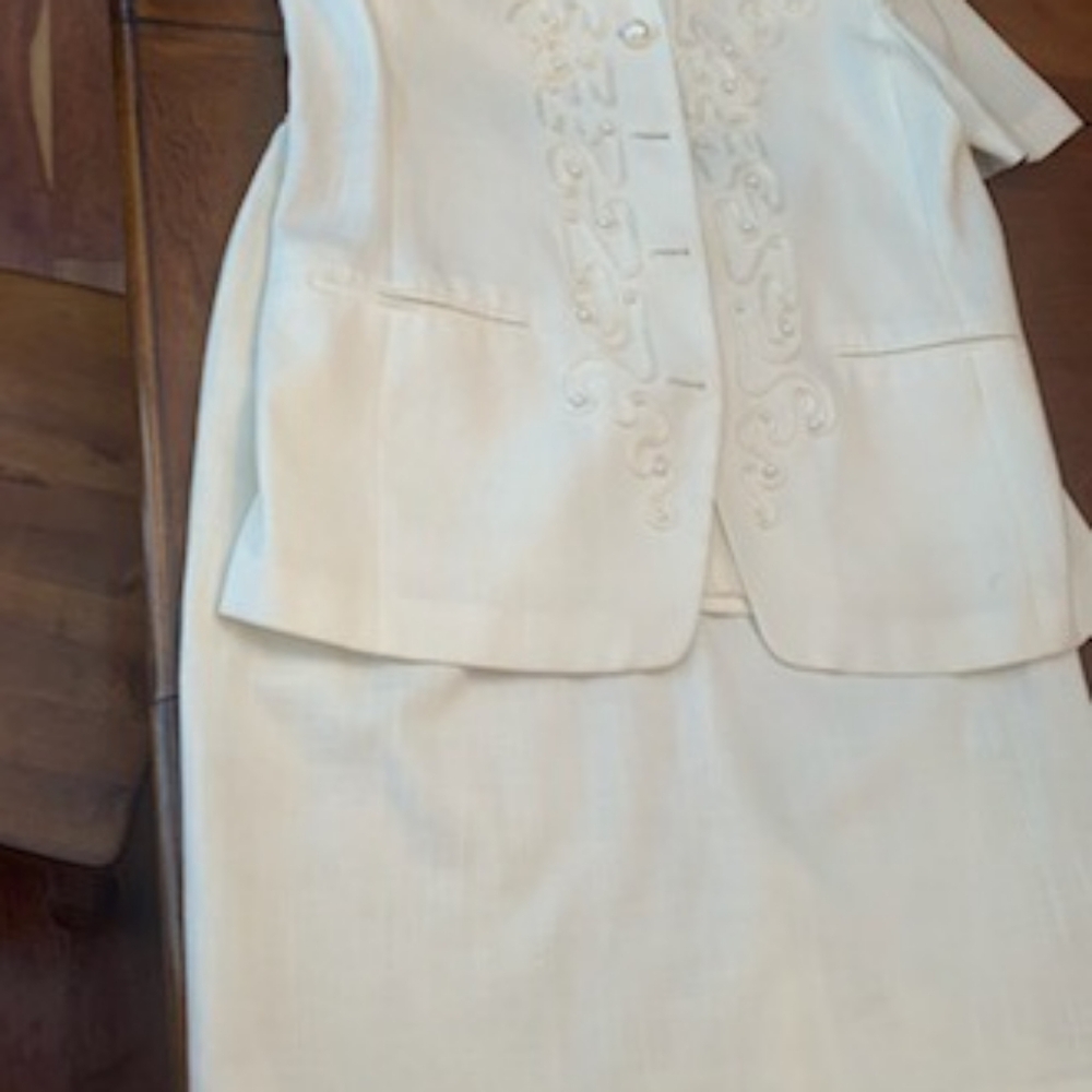 Lord & Taylor Off White Skirt Suit